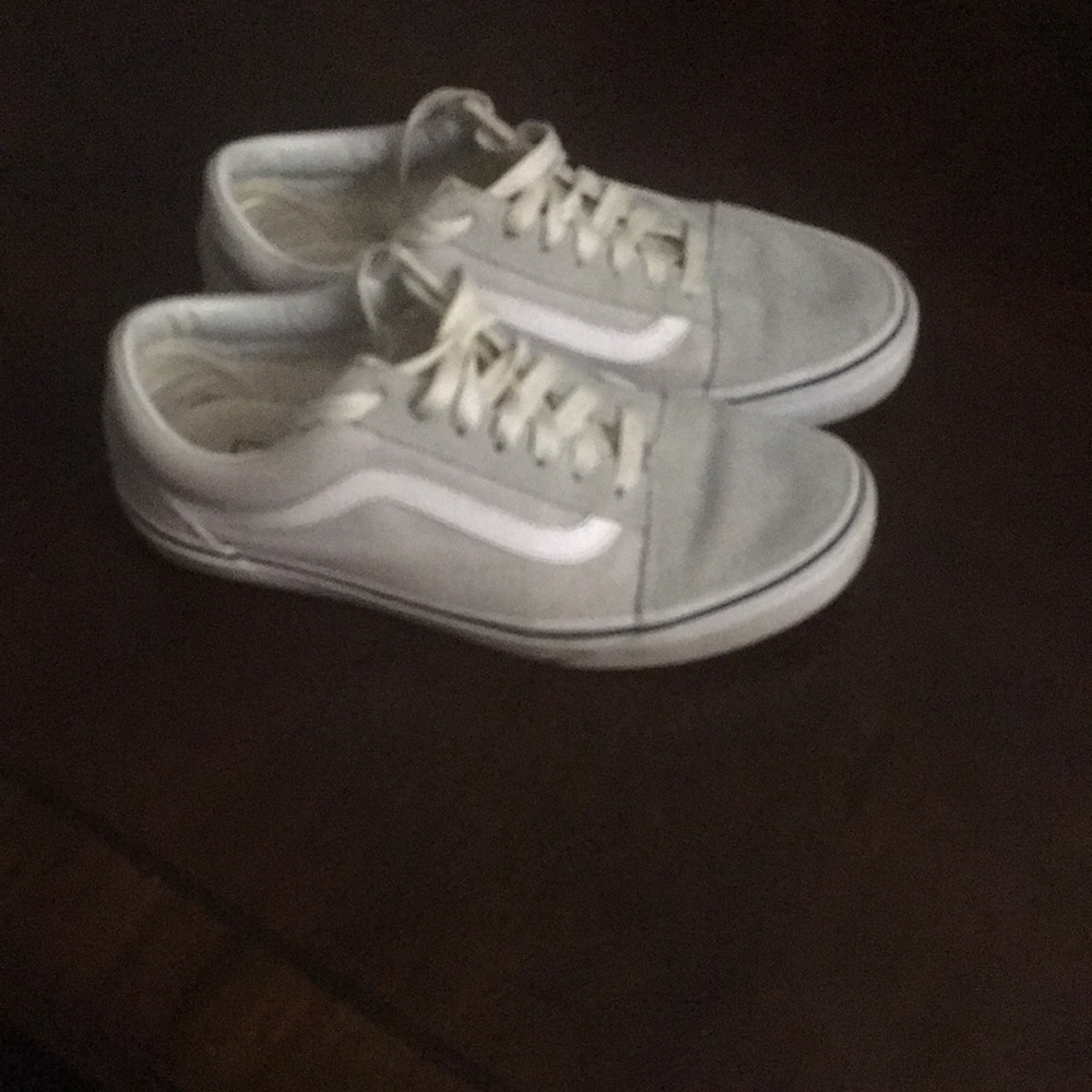 Women’s size 7 men’s size 5.5